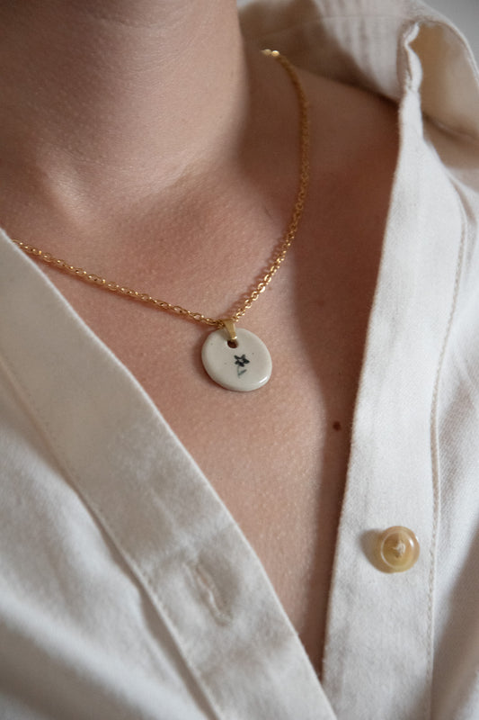 Collier pendantif rond - Marguerite